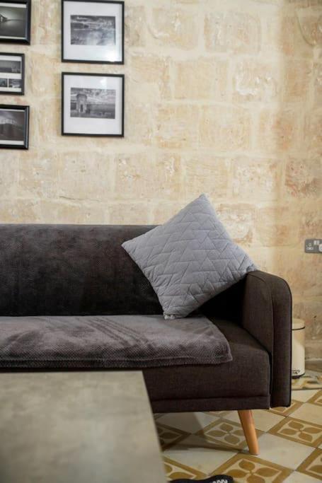 Chic, Stylish & Spacious Flat In Central Валетта Экстерьер фото