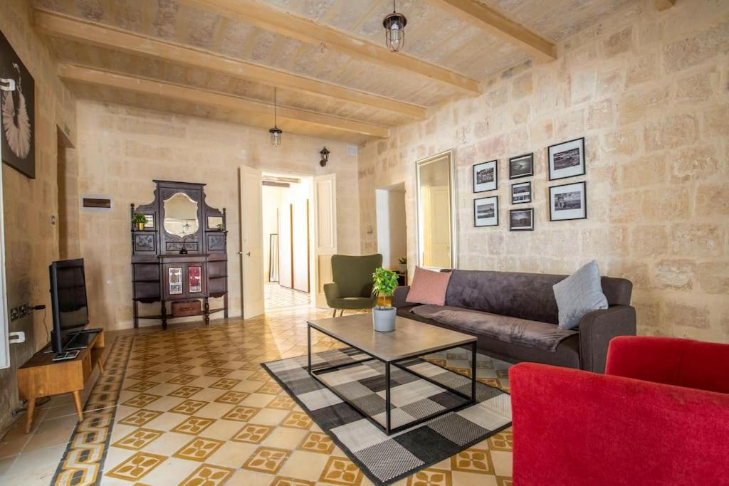 Chic, Stylish & Spacious Flat In Central Валетта Экстерьер фото