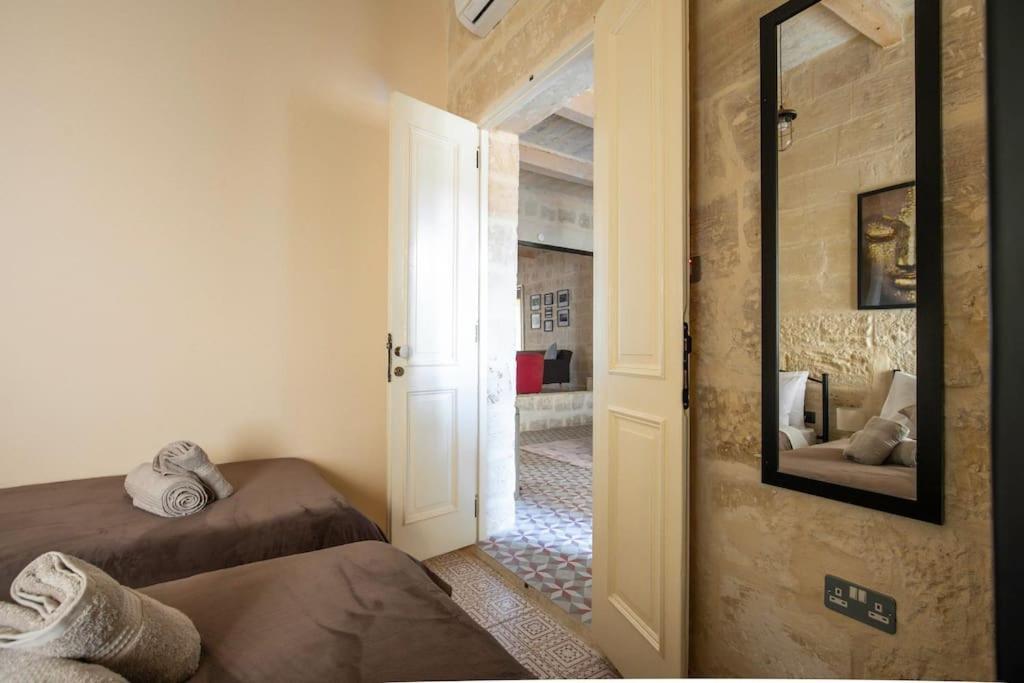 Chic, Stylish & Spacious Flat In Central Валетта Экстерьер фото